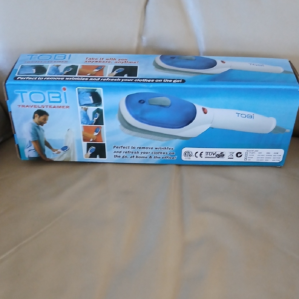Tobi Portable Steamer in Blue and White